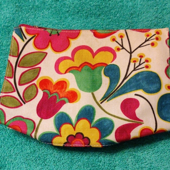 CLINIQUE flower print cosmetics bag - Picture 1 of 4